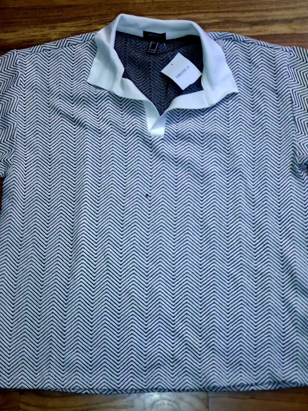 Forever 21 Men's Black & White Chevron Polo with White Collar
